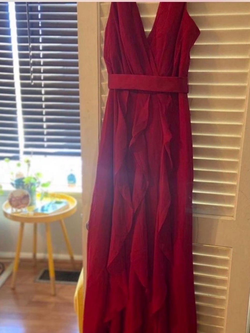 WHITE VERA WANG Red V-Neck Ruffle Maxi Dress